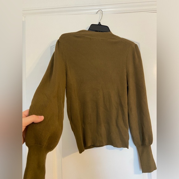 NWT Banana Republic Ribbed Relaxed Puff Sleeve Sweater in Cargo Olive Sz M - Picture 10 of 12